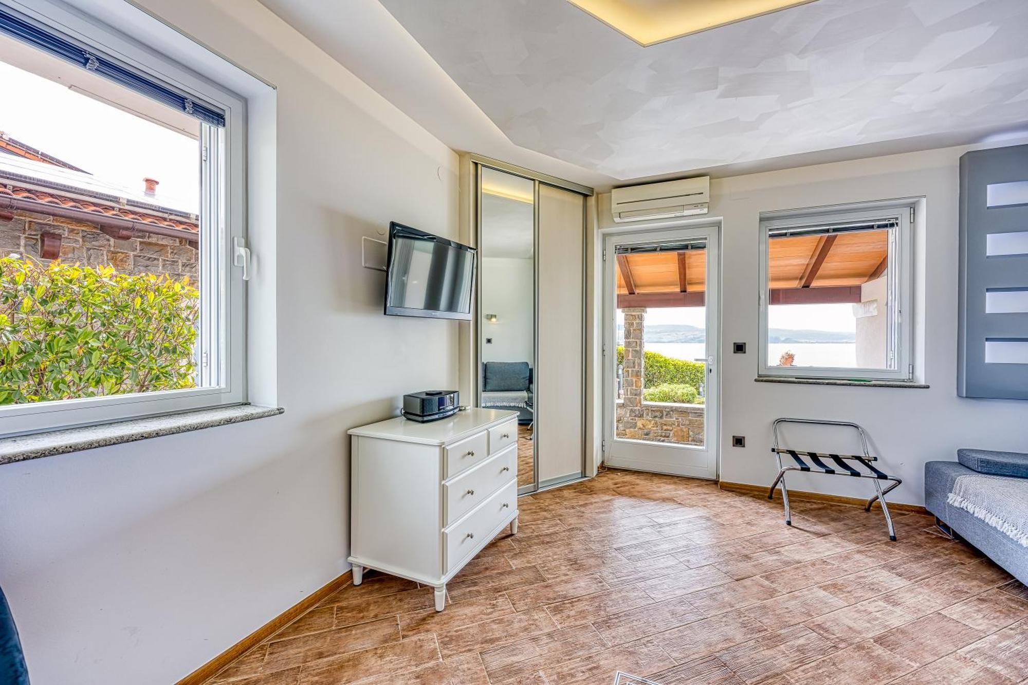 Debeli Rtic Apartments Ankaran Exterior foto